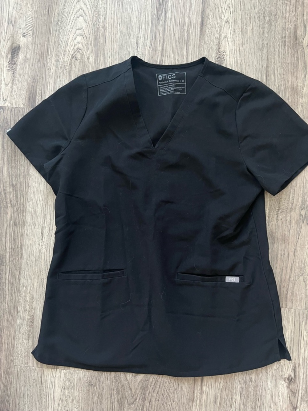 Women’s figs scrub top